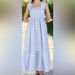 NO BRAND SHOWN Size SMALL Blue & White Smocked Puff Sleeve Sundress with ruffle